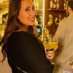 Girl with Drink in her hand at Skyline Bar Melia Apéros Frenchies Event